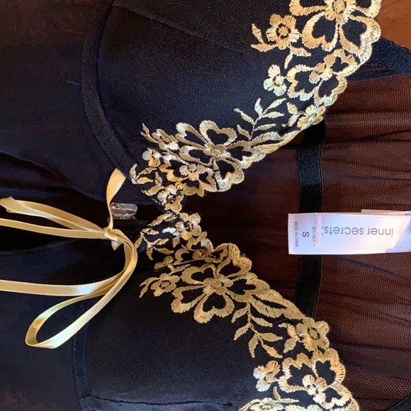 Women’s lingerie - Picture 2 of 4